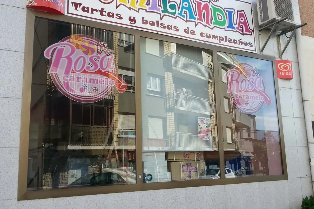 Rosa Caramelo - Vinilo / Rotulación